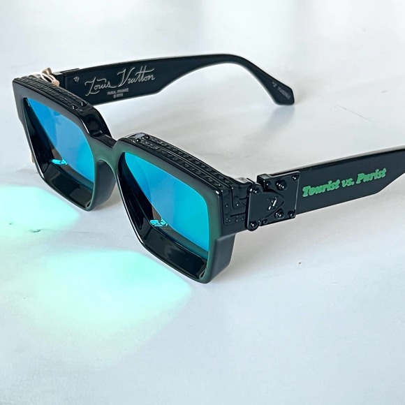 Louis Vuitton Other - 🖤SOLD💛 Louis Vuitton 'Tourist vs Purist' 1.1 Millionaire Sunglasses